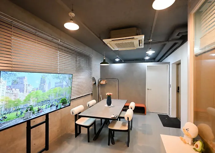 10mins To Seongsu, 4 Ppl, 500mbps, Design House *